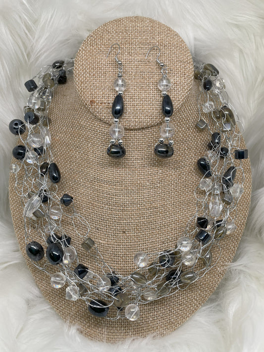 Black & White Crocheted Necklace Set