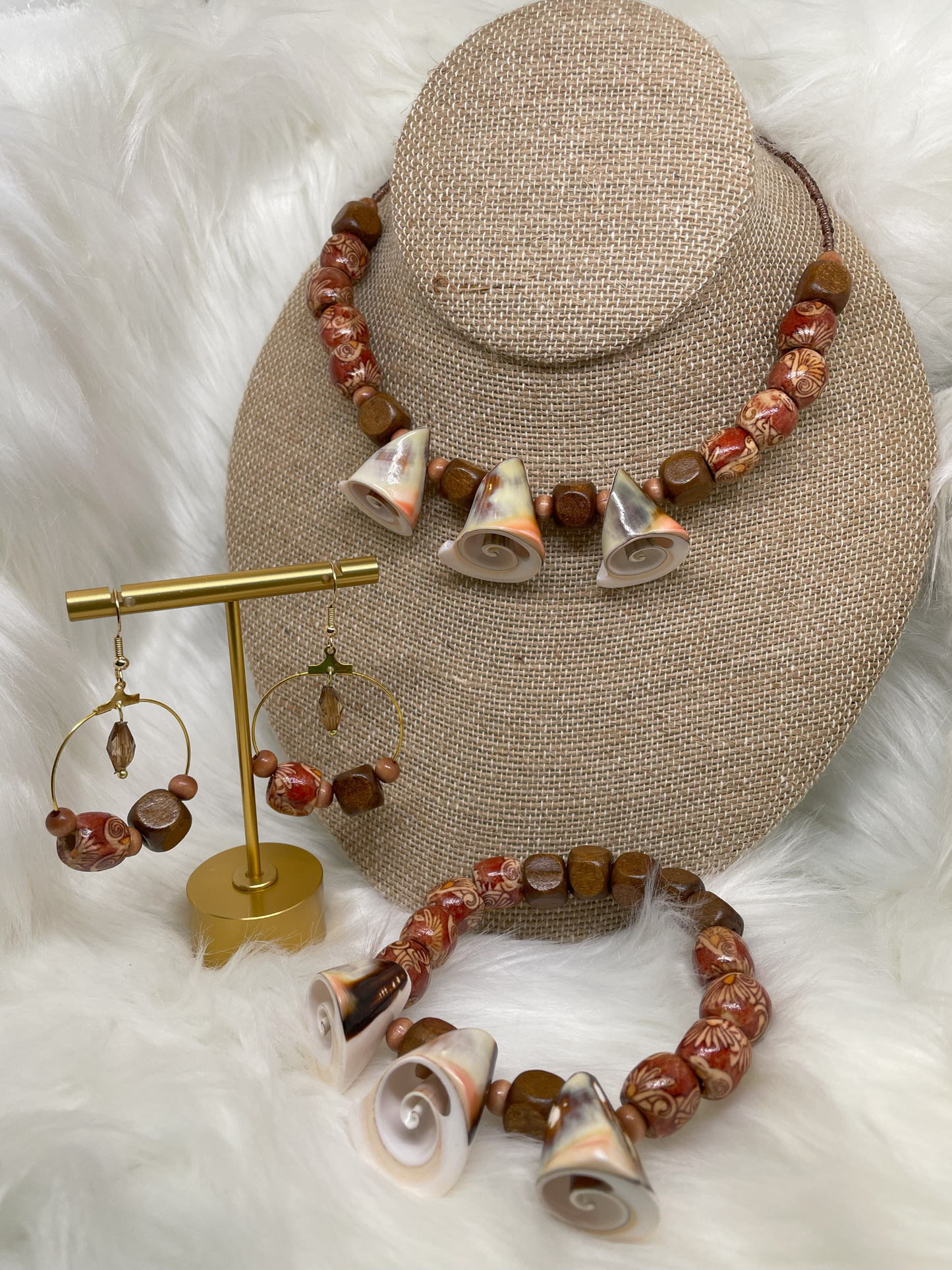 Shell Necklace/Earrings/Bracelet Set